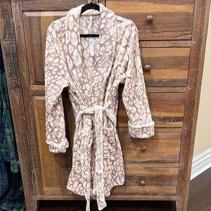 Soma Plush Short Robe